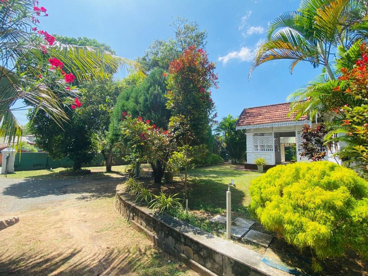 Colonial Bungalow Тангалла Экстерьер фото