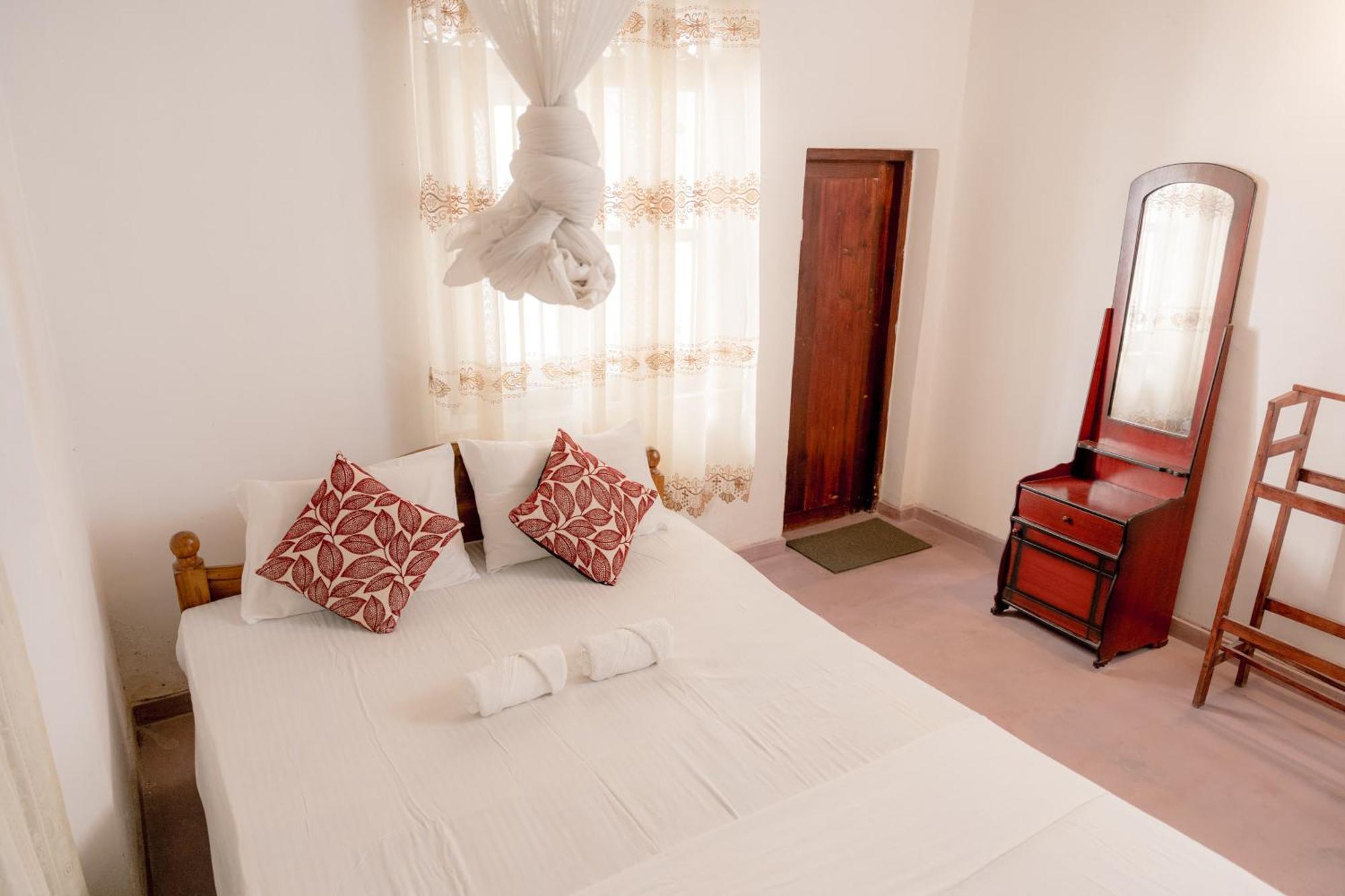 Colonial Bungalow Тангалла Экстерьер фото