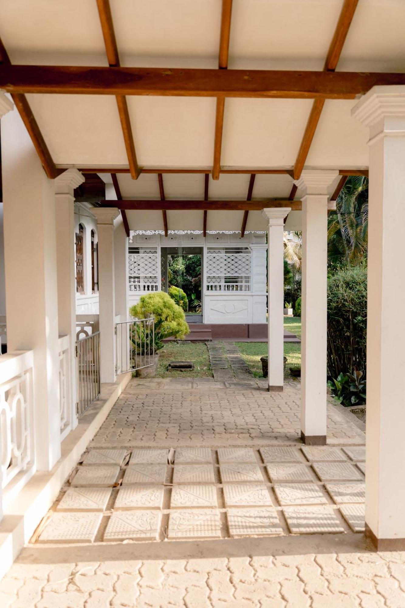 Colonial Bungalow Тангалла Экстерьер фото